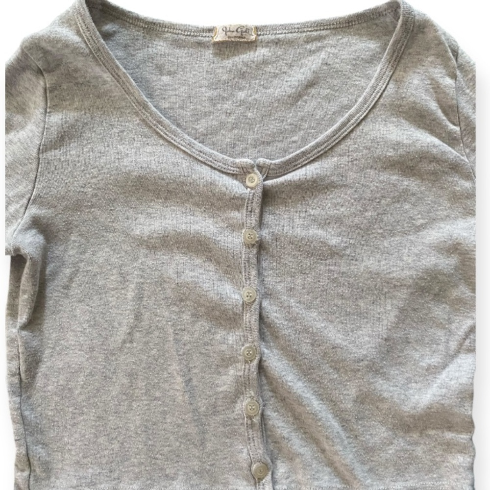 Brandy Melville Gray Fitted Button Down Crop Top 100% Cotton - Picture 4 of 6